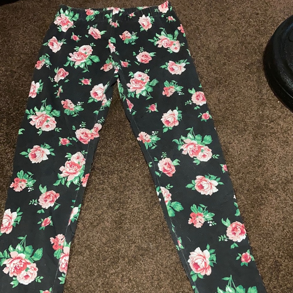 No Boundries size small, black with floral design